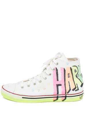 VETEMENTS pre-owned Hardcore Happiness high-top sneakers - White
