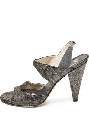 Christian Dior Pre-Owned 100mm crocodile-embossed slingback sandals - Grey