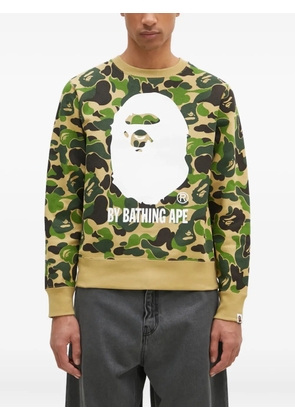 A BATHING APE® camouflage-print sweatshirt - Green
