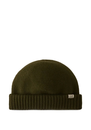 C.P. Company logo-patch wool beanie - Green