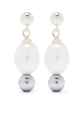 A Sinner in Pearls pearl-embellished silver drop earrings - White