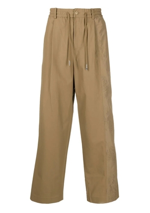 Feng Chen Wang embroidered-panel drawstring trousers - Neutrals