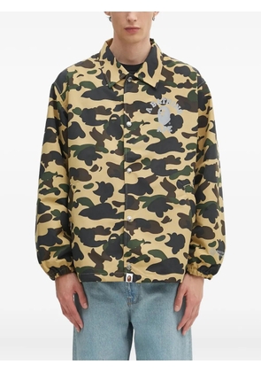 A BATHING APE® camouflage-print shirt jacket - Yellow