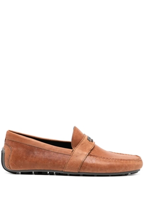 Moschino logo-plaque detail loafers - Brown