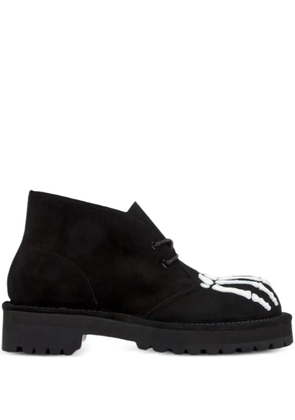 Takahiromiyashita The Soloist Chukka 'Black' boots