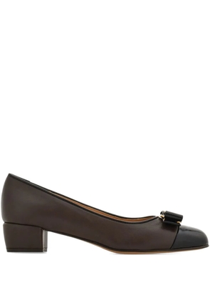 Ferragamo 30mm bow pumps - Brown