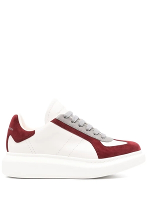 Alexander McQueen Oversized Retro sneakers - White
