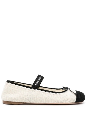 Miu Miu bow-detail knitted ballerina shoes - White