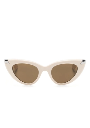 Alexander McQueen Eyewear Punk Rivet cat-eye sunglasses - Neutrals