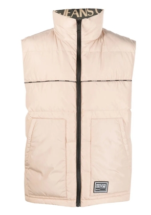 Versace Jeans Couture logo-patch quilted gilet - Neutrals