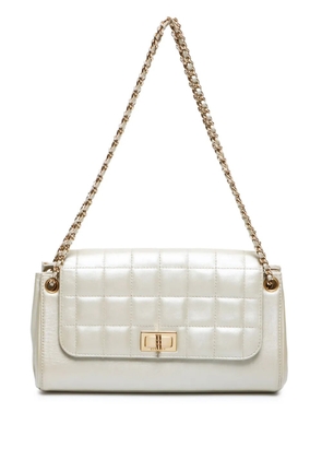 CHANEL Pre-Owned 2001-2002 2.55 shoulder bag - Gold