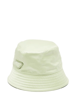 Prada Pre-Owned logo-plaque bucket hat - Green