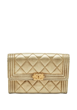 CHANEL Pre-Owned 2015-2016 Boy Flap wallet - Gold