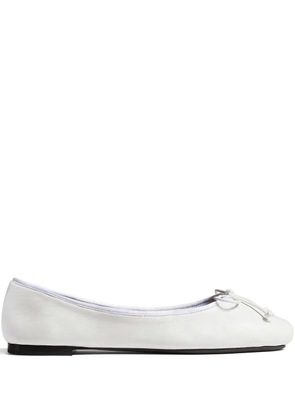 KHAITE leather bow ballerina - White