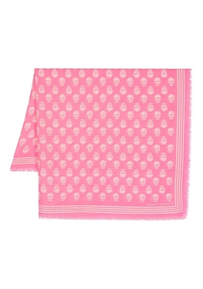 Alexander McQueen skull-print frayed wool scarf - Pink