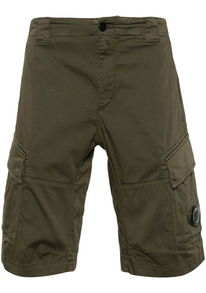 C.P. Company Lens-detail cargo shorts - Green