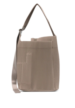 Homme Plissé Issey Miyake Utility pleated tote bag - Neutrals