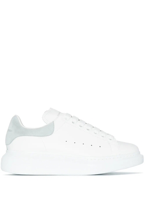 Alexander McQueen Oversized lace-up sneakers - White