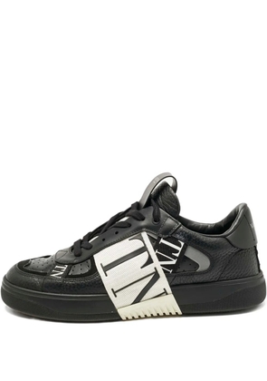 Valentino Garavani Pre-Owned VL7N logo-detail leather sneakers - Black