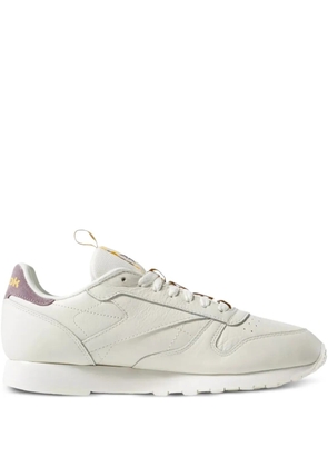 Reebok Classic Vintage 'Chalk/Orchid' sneakers - White