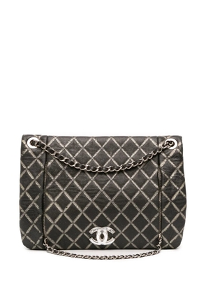 CHANEL Pre-Owned 2010-2011 Quilted Metallic Distressed Lambskin CC Crystal Flap shoulder bag - Black