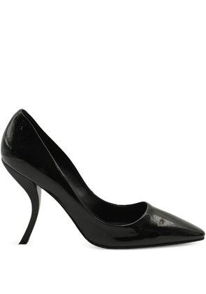 Roger Vivier Vintage patent-leather curved-heel pumps - Black