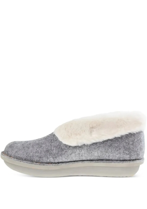 Clarks Originals fur trim step flow low sandals - Grey