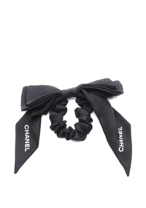 CHANEL Pre-Owned 1986-1988 logo-detail ribbon hair tie - Black