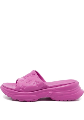 Louis Vuitton Pre-Owned Pool 55 monogram rubber slides - Pink