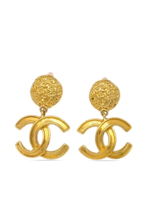 CHANEL Pre-Owned 1995 CC clip-on earrings - Gold