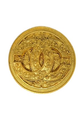 CHANEL Pre-Owned 1994 CC medallion brooch - Gold