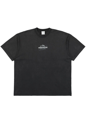VETEMENTS Spring Water Logo T-shirt - Black