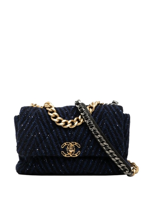 CHANEL Pre-Owned 2020 Large Chevron Tweed Sequin 19 Flap satchel - Blue