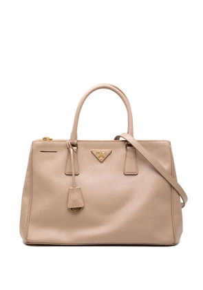 Prada Pre-Owned 2013-2025 Medium Saffiano Lux Galleria Double Zip satchel - Brown