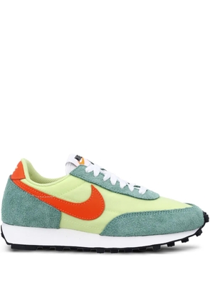 Nike Daybreak swoosh-detail sneakers - Green