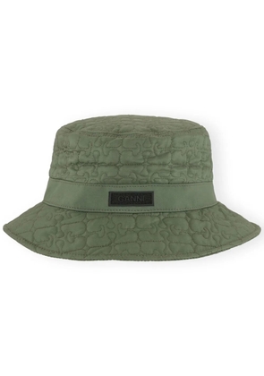 GANNI logo-patch quilted bucket hat - Green