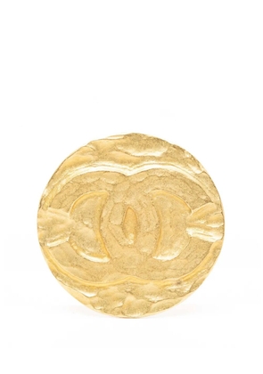 CHANEL Pre-Owned 1994 CC Gold Plated Round Brooch costume brooch
