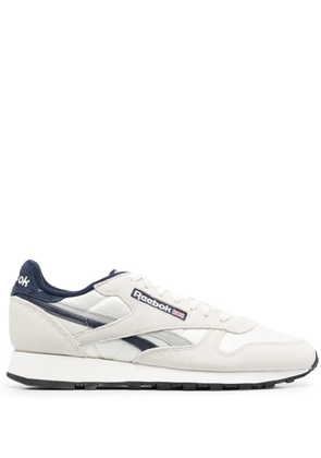 Reebok logo-patch low-top sneakers - White