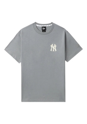 NEW ERA CAP logo-print T-shirt - Grey
