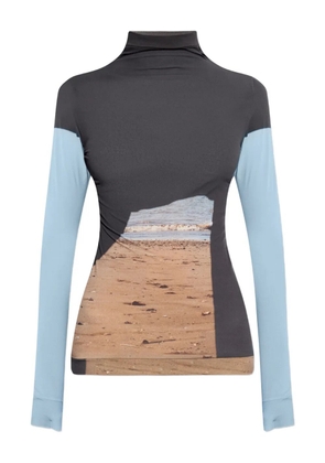 Issey Miyake long-sleeved graphic top - Grey
