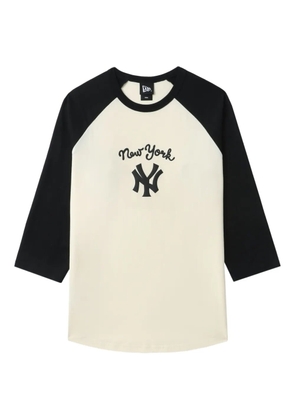 NEW ERA CAP x MLB NY Yankees raglan-sleeved T-shirt - Neutrals