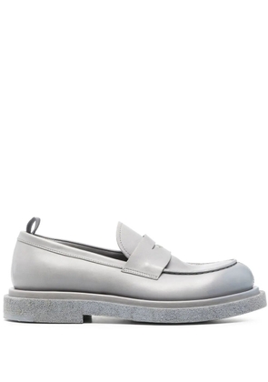 Officine Creative ombré spray-paint effect loafers - Grey