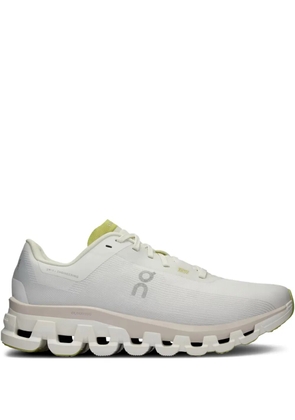 On Running Cloudflow 4 'White/Sand' sneakers