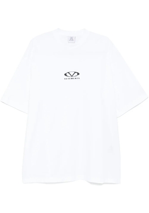 VETEMENTS logo-print T-shirt - White