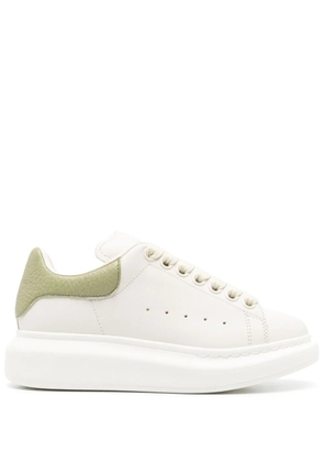 Alexander McQueen Oversized sneakers - White