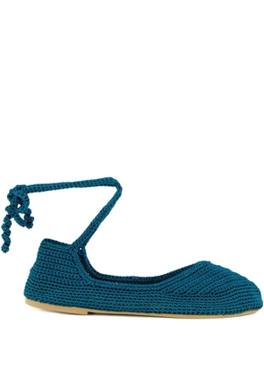KASHURA crochet-knit flat ballet shoes - Blue