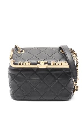 CHANEL Pre-Owned 2021 logo-lettering shoulder bag - Black