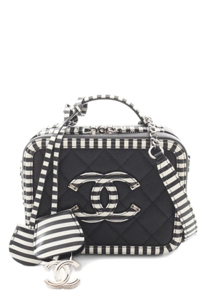 CHANEL Pre-Owned 2019 CC Filigree stripes shoulder bag - Black