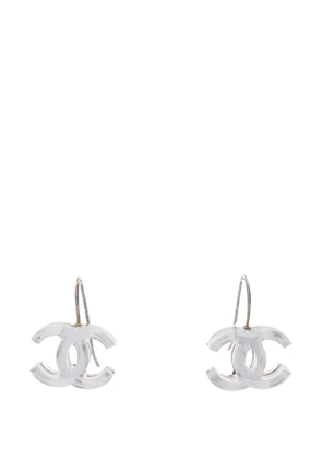 CHANEL Pre-Owned 2003 Resin CC Hook Earrings costume earrings - White