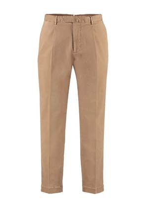 THE (Alphabet) pleated welt-pockets trousers - Brown